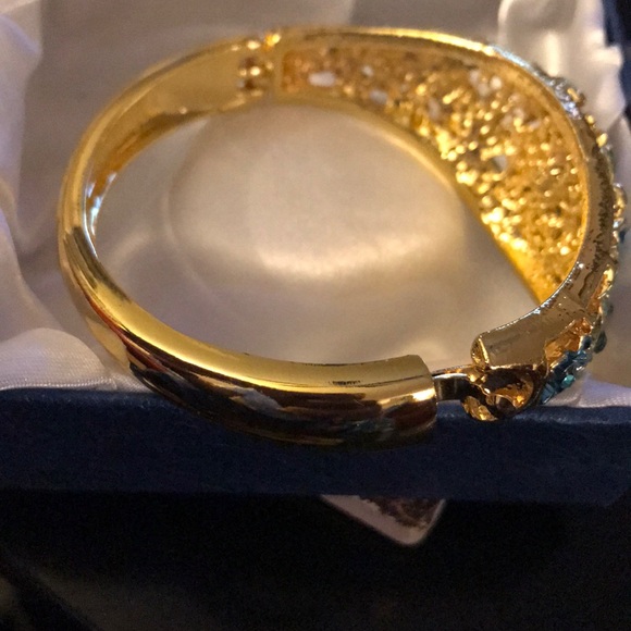 Blue and white Austrian Crystal Enameled Bangle - Picture 5 of 7